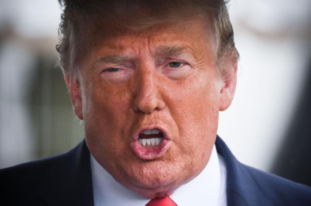 La reticencia a vacunarse entre muchos votantes de Trump