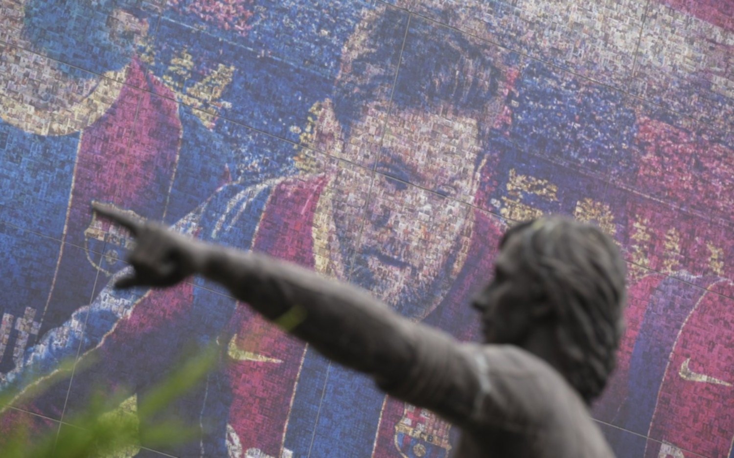 El Barcelona ya retiró todas las gigantografías de Messi del Camp Nou