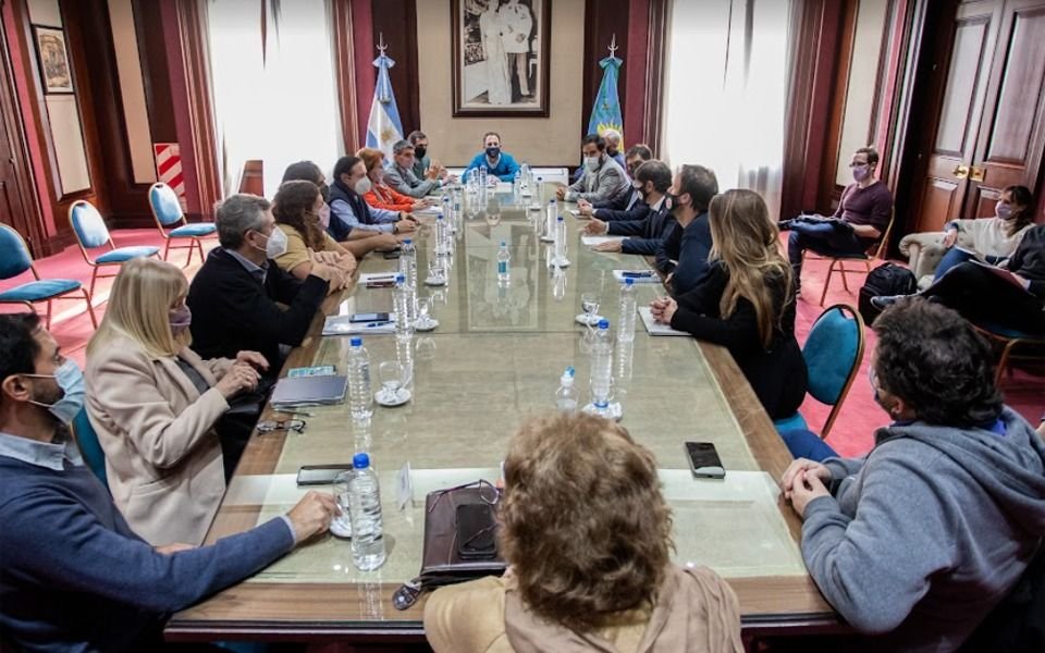Paritarias: provincia convocó docentes y estatales para reabrir la negociación salarial