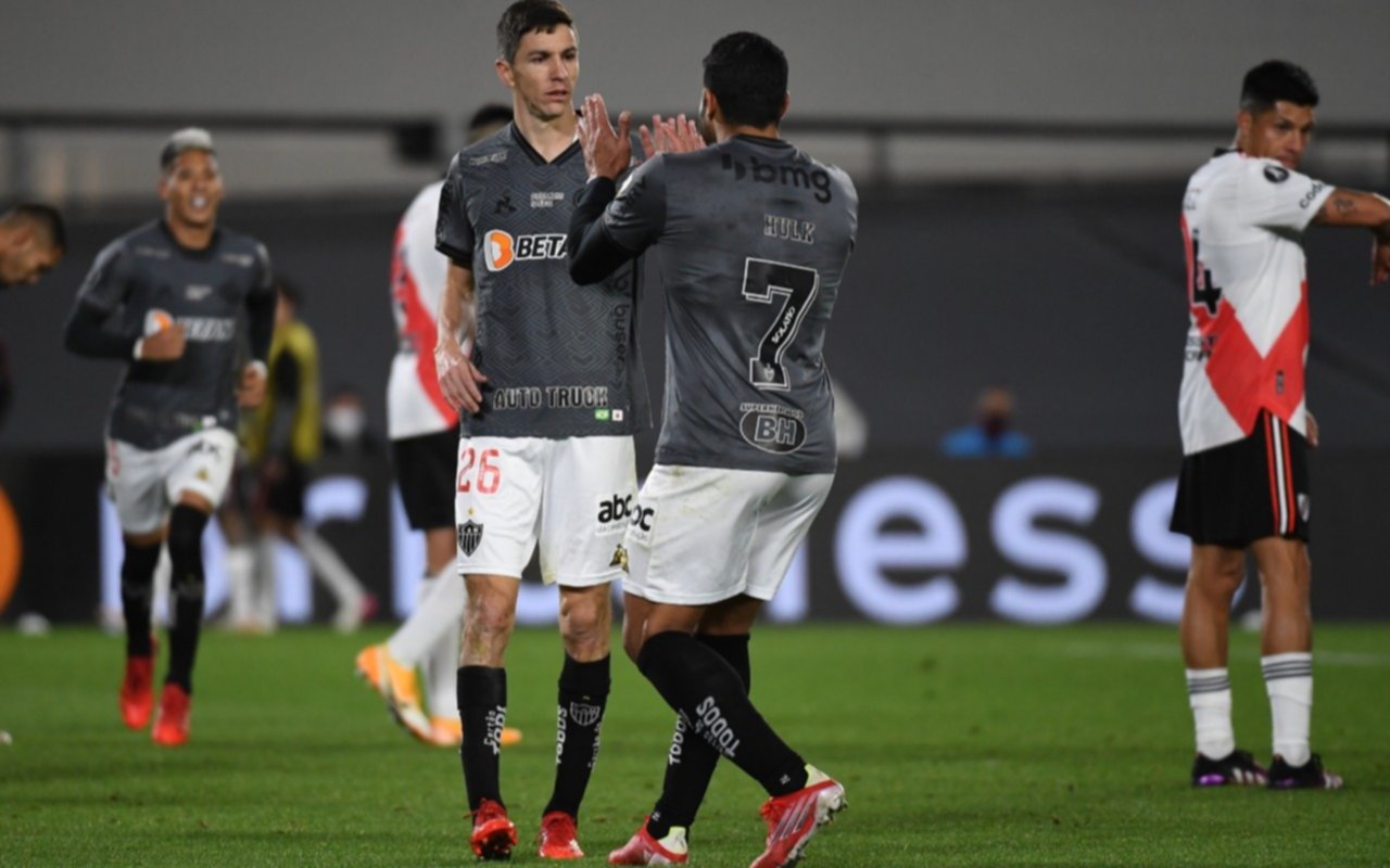 En el Monumental, River cayó frente a Mineiro por 1 a 0 con "Nacho" Fernández como verdugo