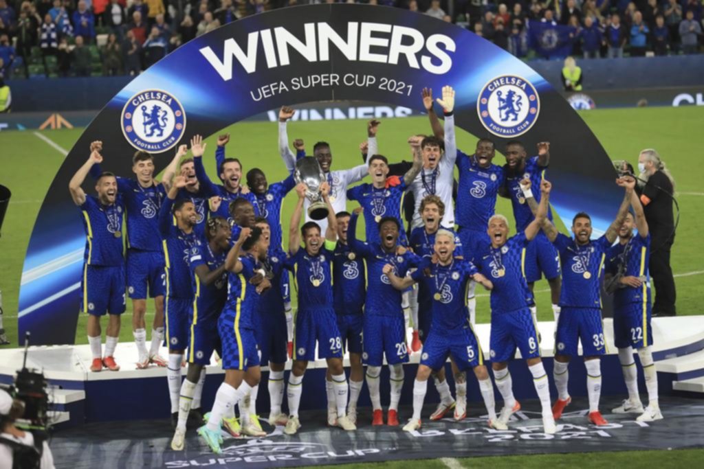 Chelsea acertó en los penales para ganar la Supercopa