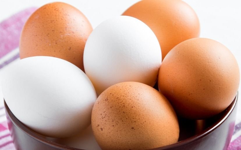 Derribando mitos: huevos colorados o blancos, ¿cuál es mejor y qué características tienen?
