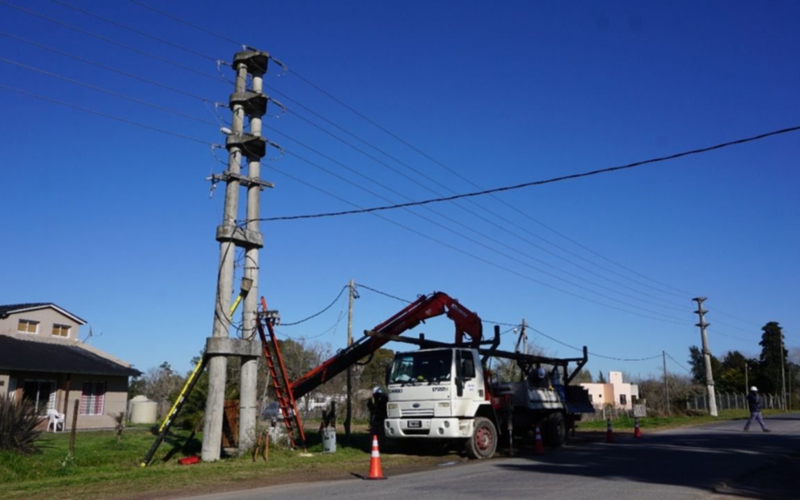 Realizan obras de mejoras en tendidos eléctricos de Berisso