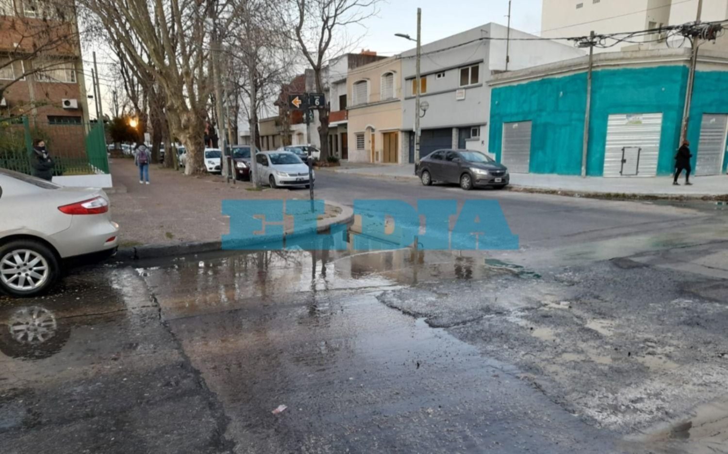 Desborde cloacal trae problemas a los vecinos de 6 y 35