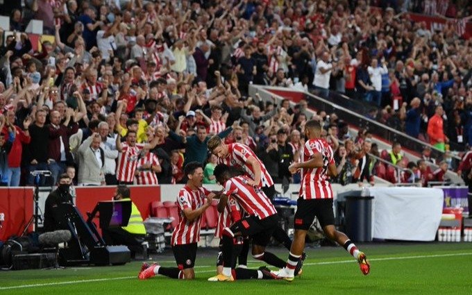 Premier League: después de 74 años, el Brentford volvió a primera y lo hizo con un triunfo