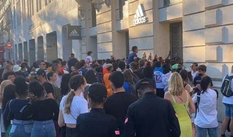 Messi salió de compras y generó otra “revolución”