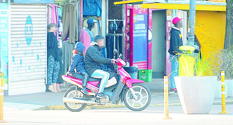 Recomiendan no trasladar a menores en motocicletas