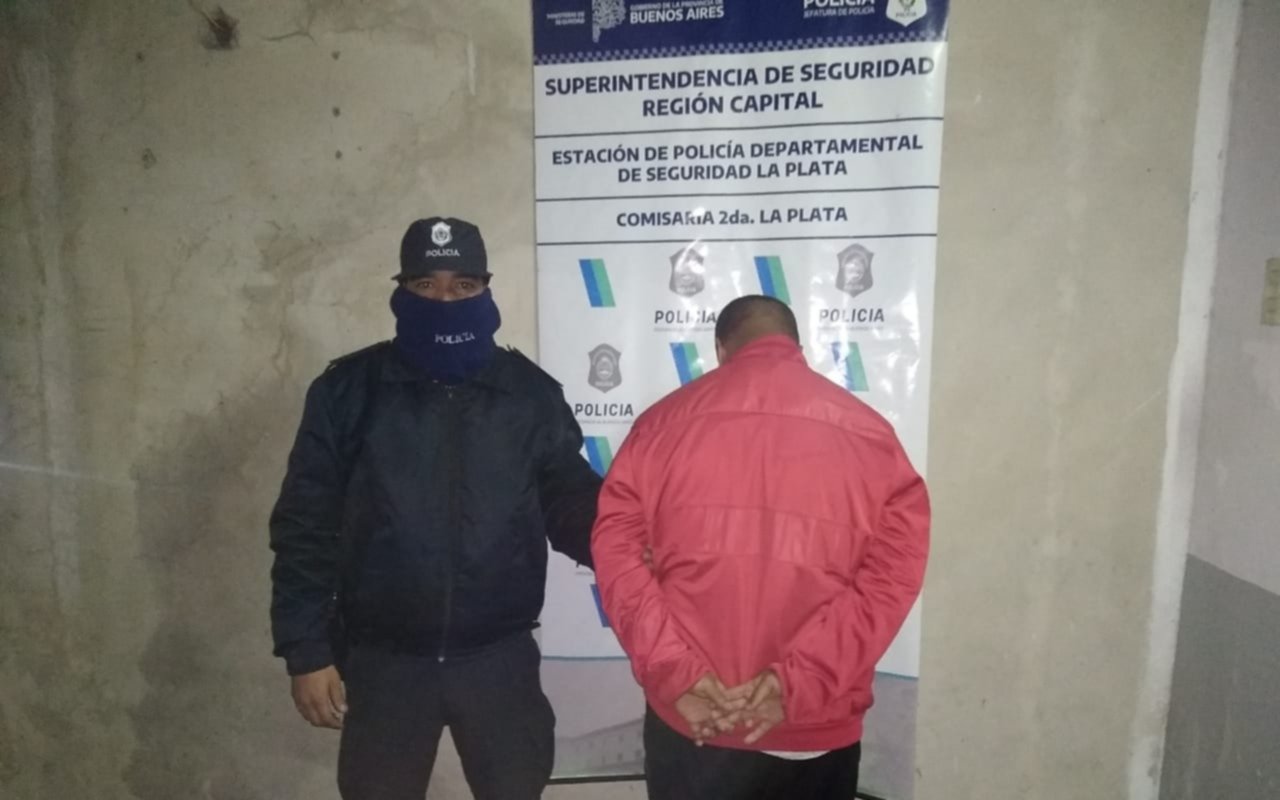Evadió control policial, generó sospechas y fueron tras él: tenía pedido de captura desde 2014