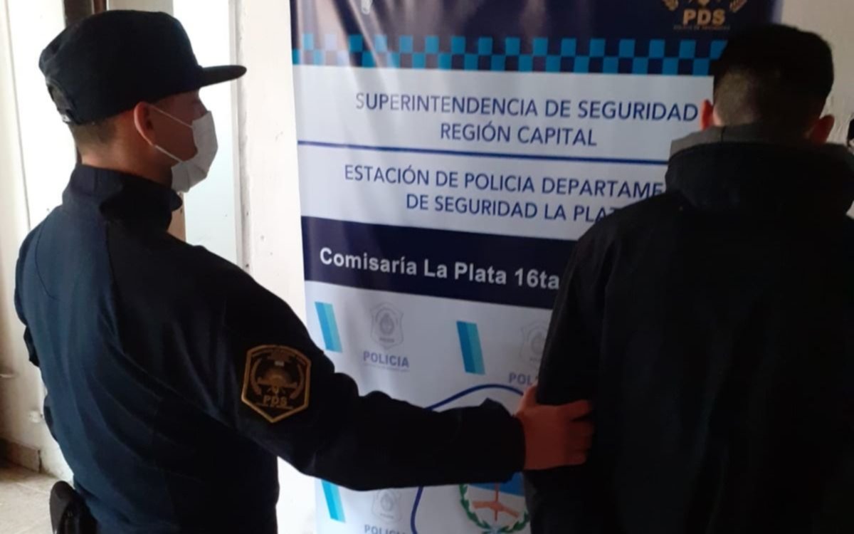 Se acostó a dormir en la casa de su ex pareja, pero tenía restricción perimetral: detenido