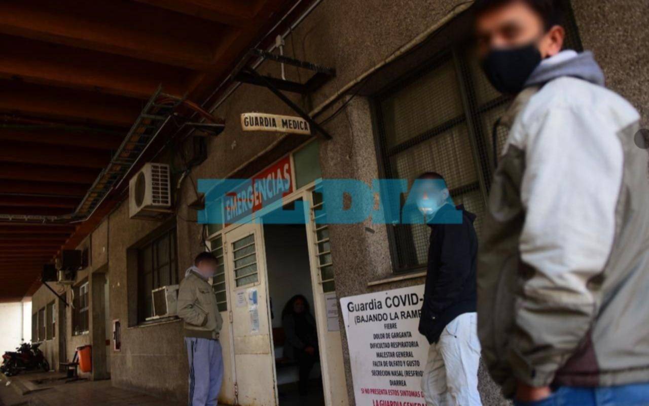 Larga fila y demora de más de una hora para hisoparse en un hospital de La Plata