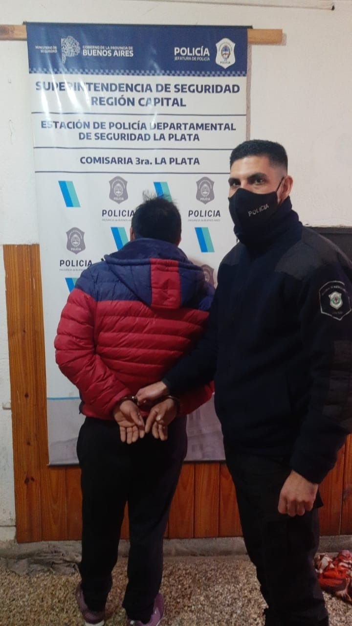 Los Hornos: atacó a su ex cuñada y la acusaba de robarle el celular