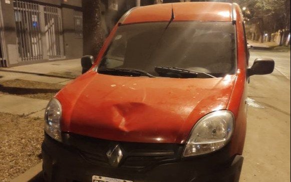 Rosario: golpearon a un expolicía acusado arrollar a dos hermanos de 2 y 11 años e intentar huir