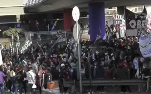 Todo cortado: caos en el microcentro porteño por una masiva protesta piquetera