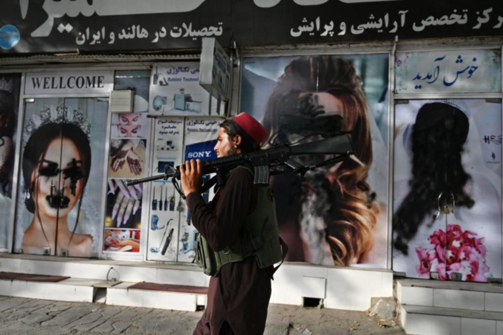 Preocupa la situación de las mujeres en Afganistán pese a las promesas de los talibanes