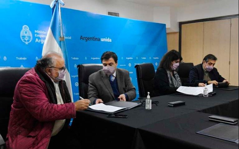 Por la inflación, principio de acuerdo entre el Gobierno  y UPCN para adelantar aumento a 125 mil estatales