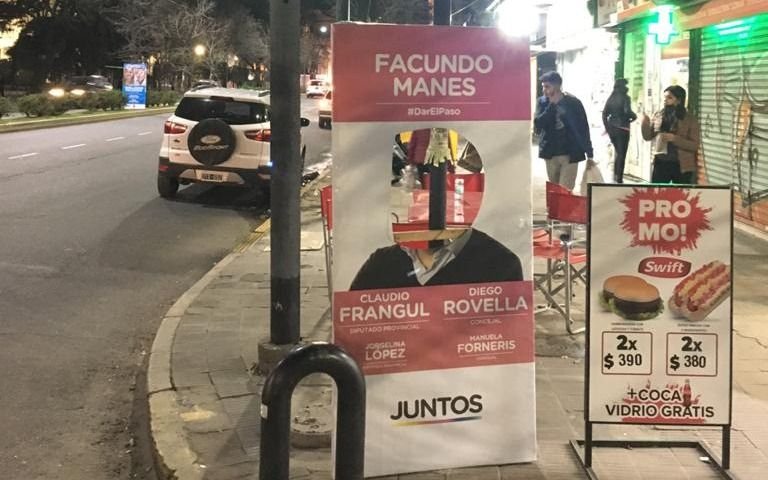Campaña caliente por la cartelería en La Plata: denuncian destrozos y reemplazo