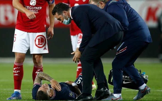 Preocupación en el PSG y en la Selección Argentina por la lesión de Icardi: "No pinta bien"