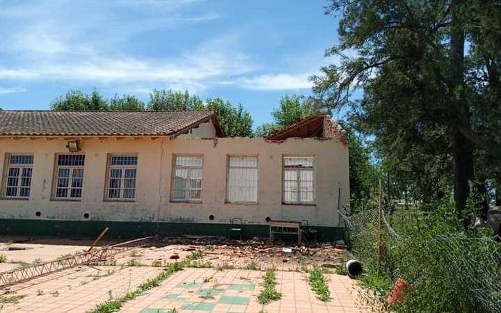 Renovado reclamo para reconstruir la Primaria 61