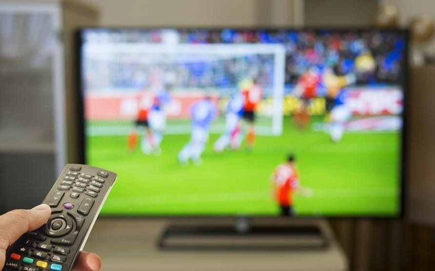 Fútbol, rugby y boxeo: la suculenta agenda deportiva de hoy para ver por la TV