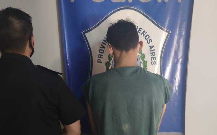 Pánico en barrio Aeropuerto por un sujeto "drogado" que amenazó con una cuchilla a tres mujeres