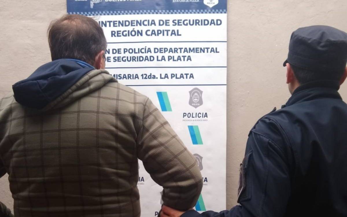 Atrapan en Camino Centenario a un prófugo de la Justicia