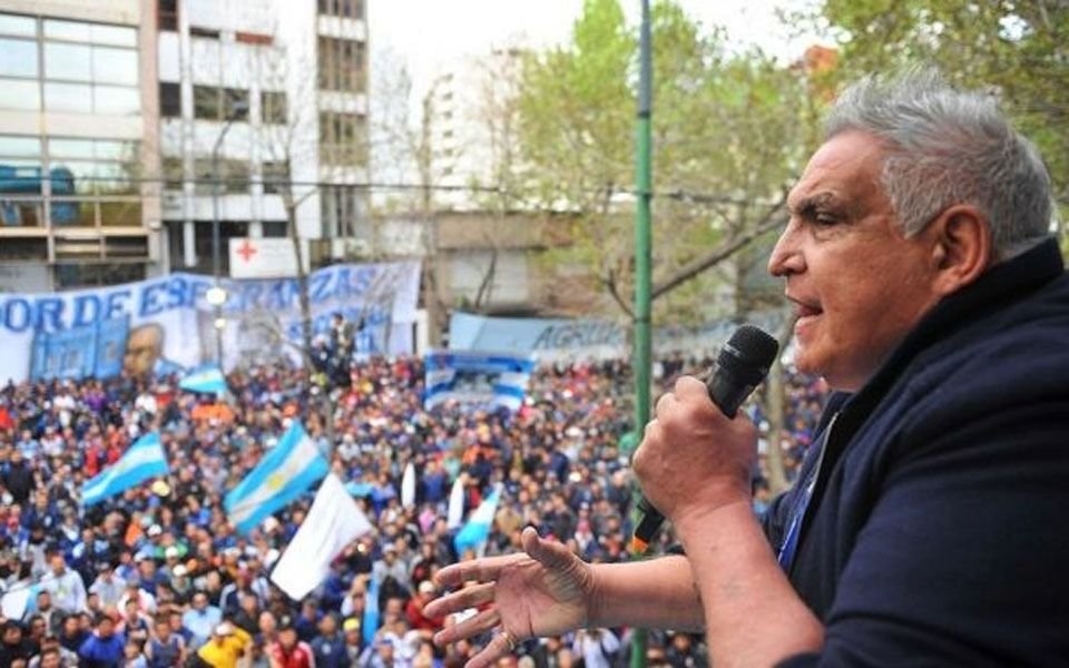 "Pata" Medina convocó a un acto de la Uocra en la antigua sede de calle 44
