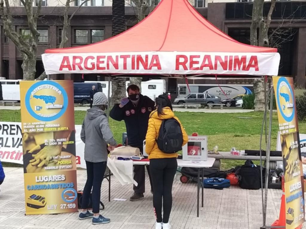 Capacitaron en RCP para pedir la reglamentación de la Ley de muerte súbita