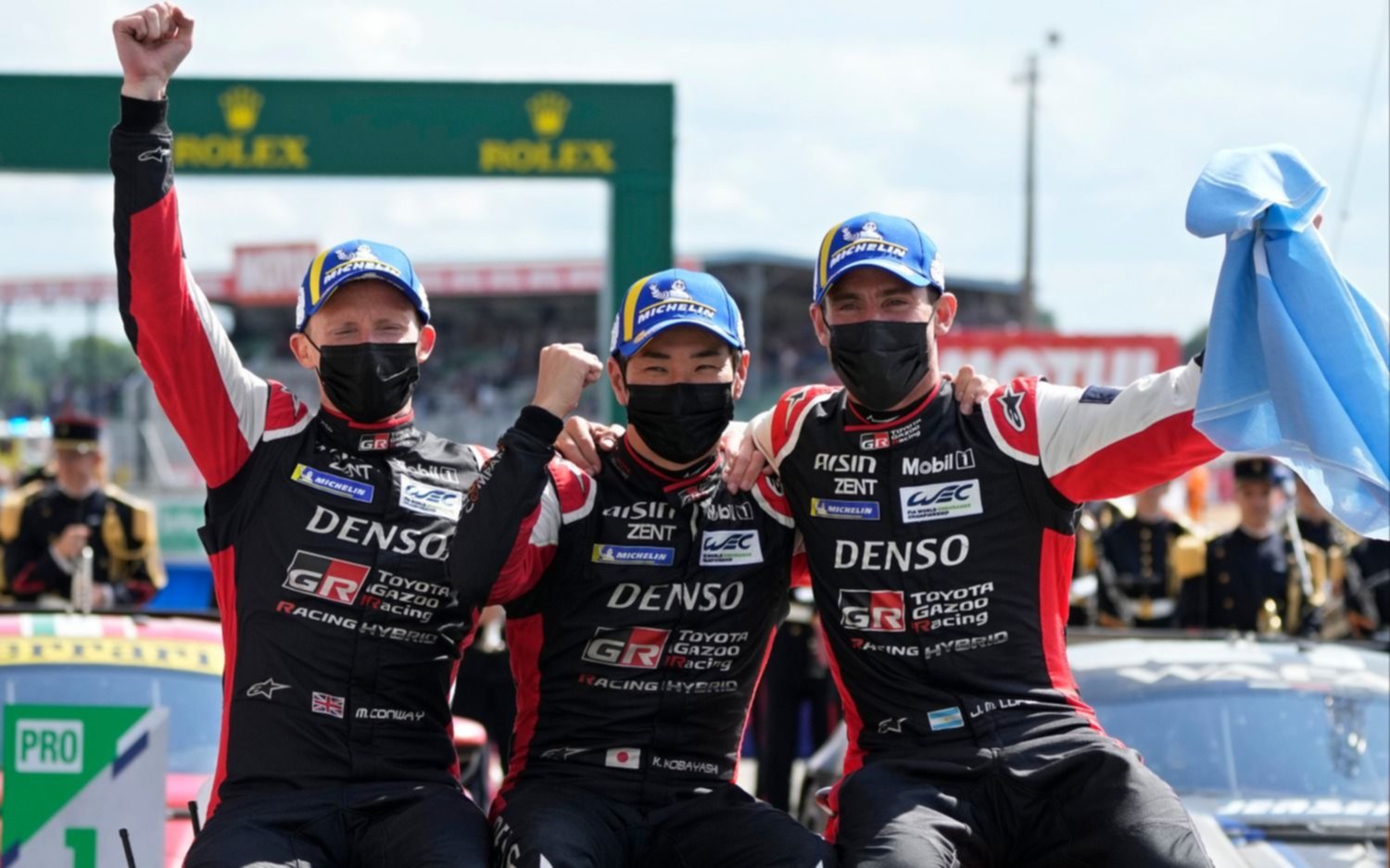 "Pechito" López ganó las 24 Horas de Le Mans y el automovilismo argentino suma otra página dorada