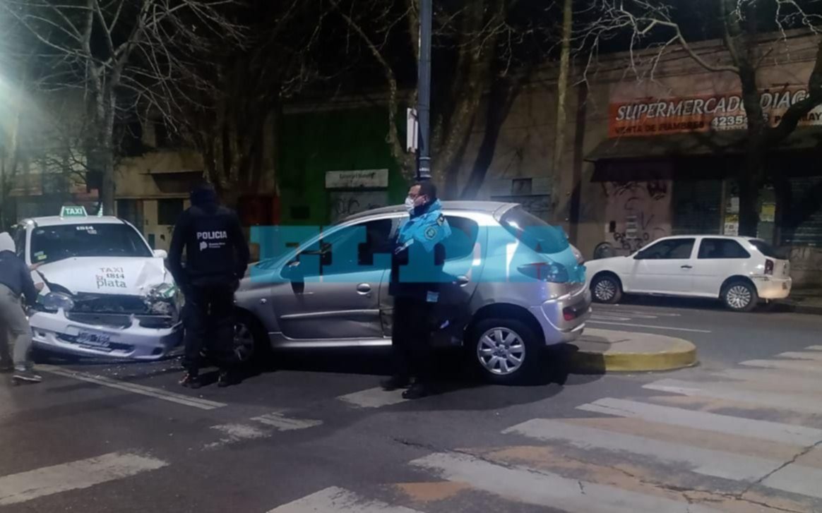 Triple choque en barrio Hipódromo