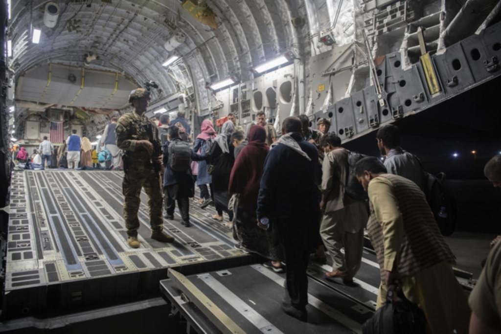Evacuación al límite: advertencia de los talibanes