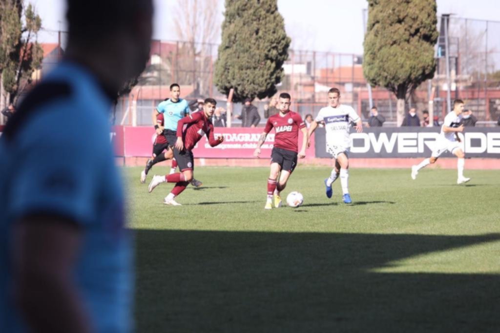 Lanús fue más efectivo que Gimnasia y lo terminó goleando 4-1