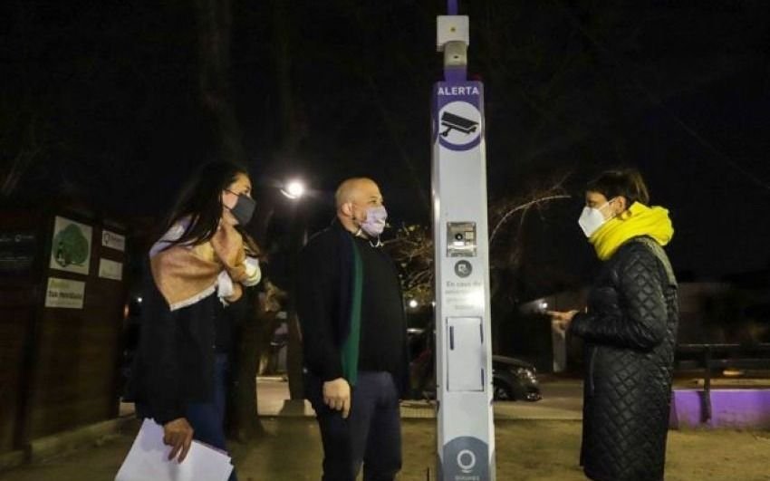 Luminarias LED y tótem de seguridad en barrio Villa Armonía 
