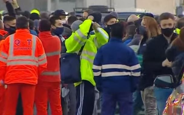 Peajes liberados y protesta en la Autopista
