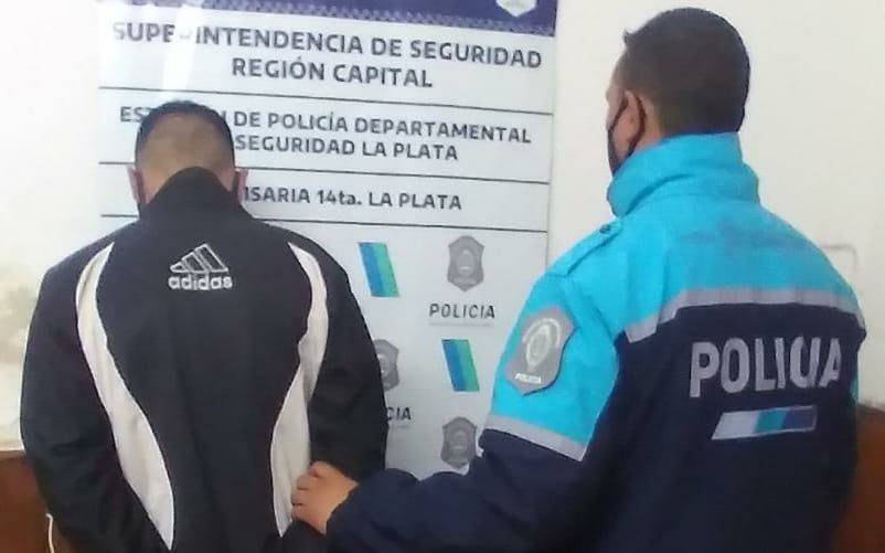 Pelea, tiros y milagro en Romero: le disparó tres veces por la venta de una moto