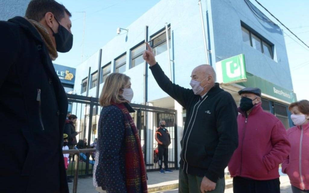 Tras el pedido de los vecinos, reabrió la sede de Banco Provincia en Melchor Romero
