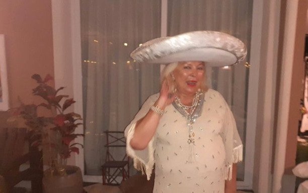 Amplían denuncia por el cumpleaños de Carrió y piden que mariachis declaren como testigos