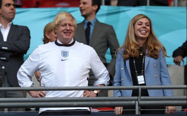 La FIFA insiste, pero Boris Johnson se prepara para rechazar su petición