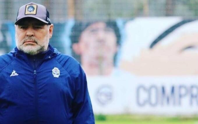 Un peritaje determinó que falsificaron la firma de Maradona en una planilla de enfermeros