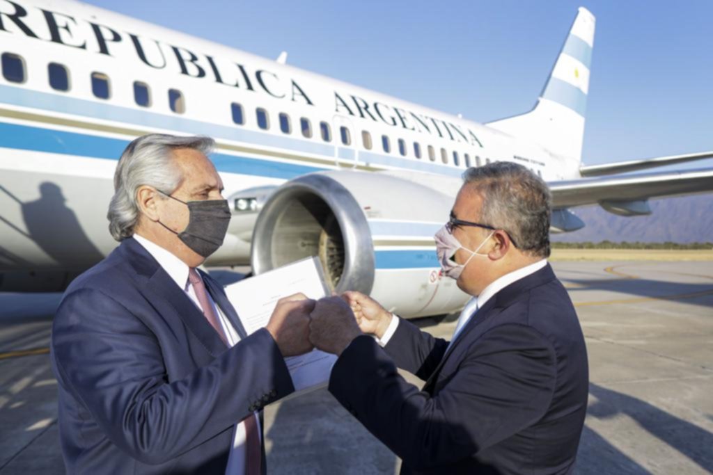 El Gobierno a la defensiva por el “error” del festejo