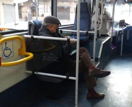 López Murphy cruzó a Rial por una foto viajando en micro