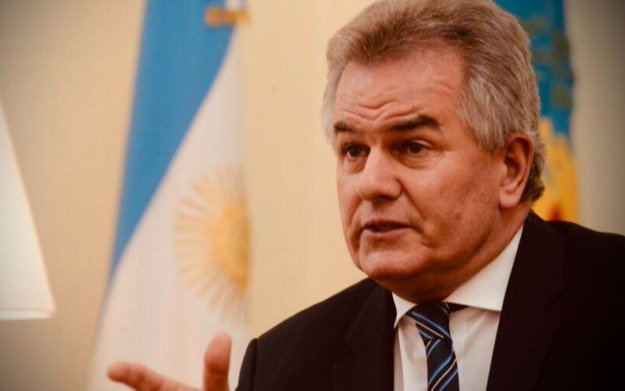 El intendente bahiense se hará un test PCR tras compartir vuelo con un caso positivo de Delta