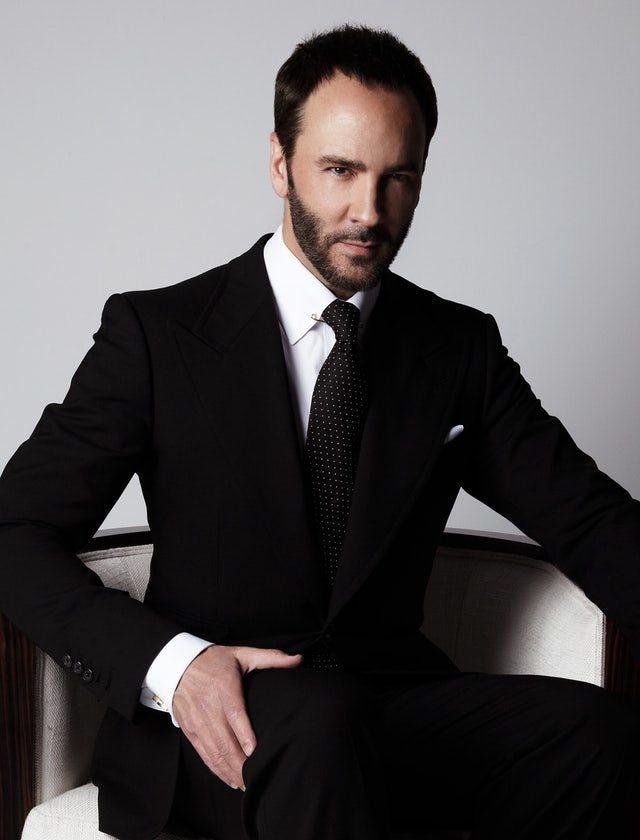 Tom Ford, el diseñador que revolucionó la moda con sexualidad, cumple 60