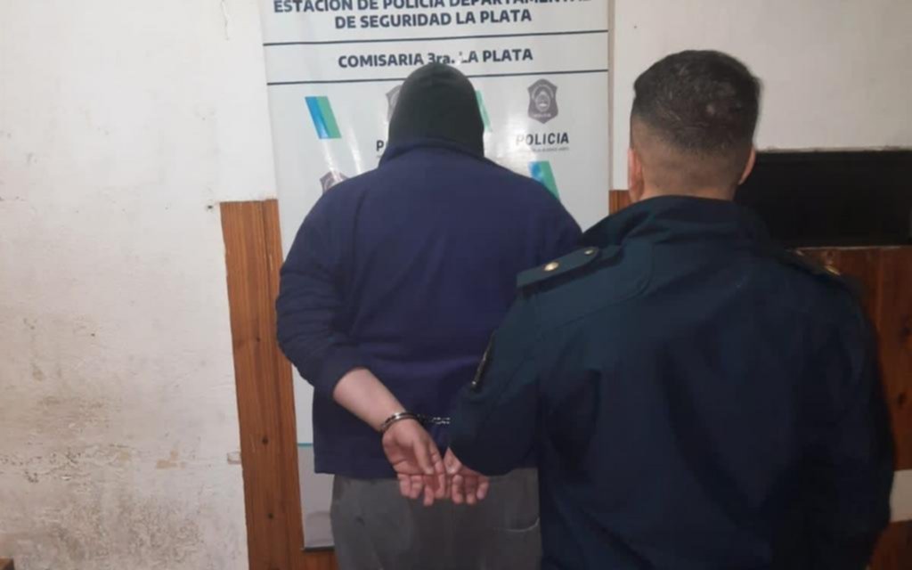 Acusado de abusar de sus hijas durante años, lo atraparon cuando sacó la basura