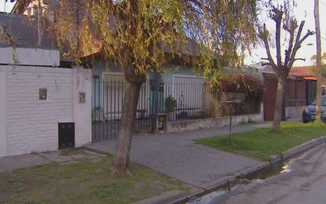 Un jubilado asesinado y un delincuente muerto tras un asalto y tiroteo en una casa de Ituzaingó
