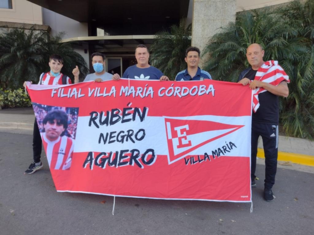 Hinchas de varias filiales acompañaron al León