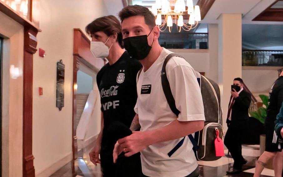 En la madrugada Messi llegó a Venezuela y se sumó al plantel de la Selección