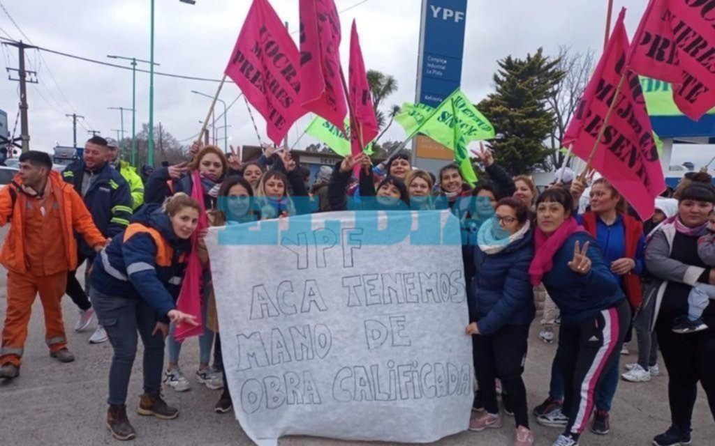 Sector de la UOCRA retomó las protestas en YPF por puestos de trabajo: acusaron "discriminación"