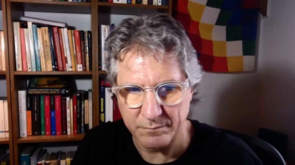 Con libros bajo el brazo: Amado Boudou viene a dar clases a la facultad de Periodismo en La Plata