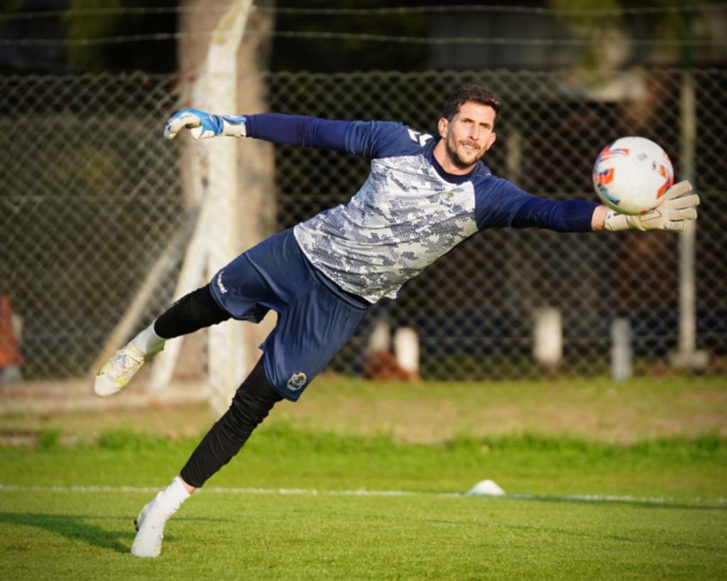 Rey sufrió un golpe pero será titular ante Godoy Cruz