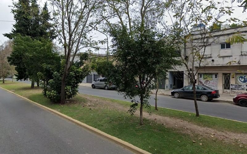 Ingresaron al patio de un edificio en Av.1 y le robaron su bicicleta playera